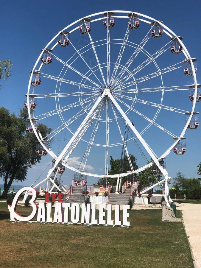 Francoise Szallo Balatonlelle Exteriér fotografie