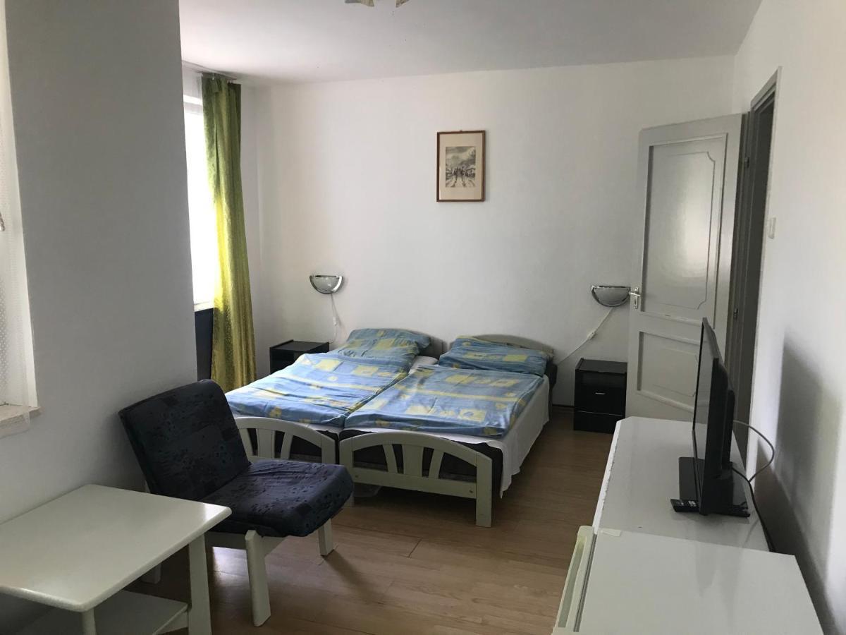 Francoise Szallo Balatonlelle Exteriér fotografie
