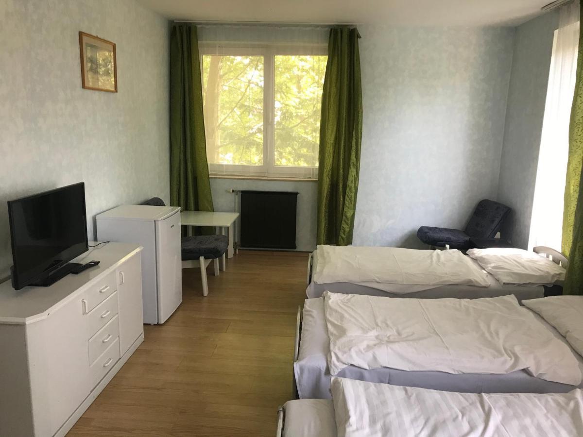 Francoise Szallo Balatonlelle Exteriér fotografie